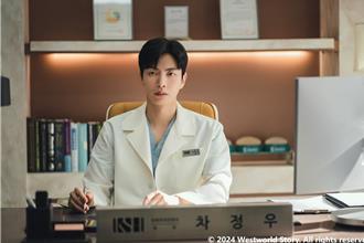 《FACE ME》詐騙犯換臉逃亡！李民基化身整外神醫搭小11歲韓智賢