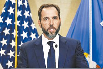 起訴川普檢察官 主動辭職解散團隊