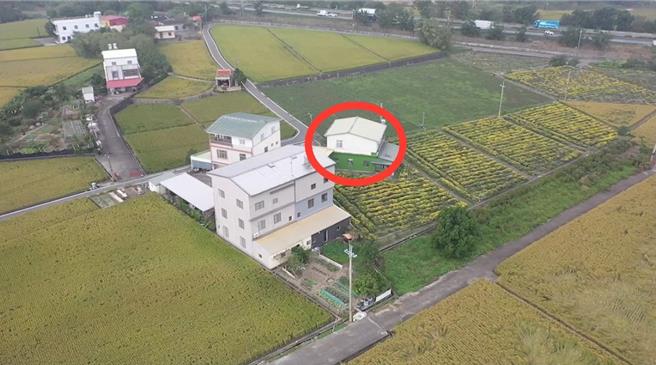 涉嫌行抢苗栗市银楼的越籍嫌犯夫妻逃逸藏在铜锣乡中平村一栋出租民房。（读者提供／谢明俊苗栗传真）