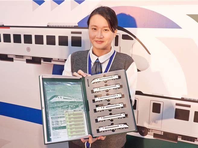 台铁EMU3000型N规模型开卖，首批100套不到1小时就完售。（台铁公司提供／蔡明亘台北传真）
