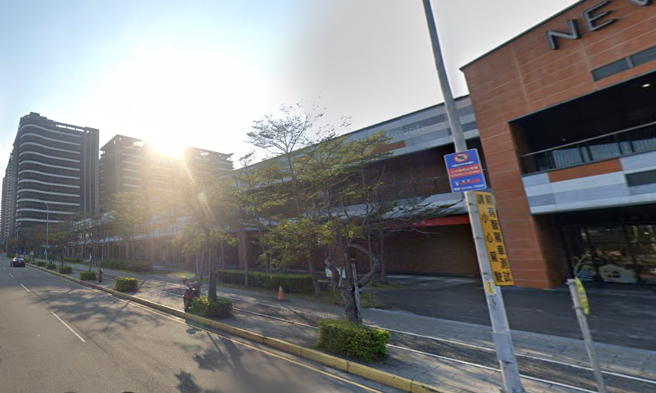 淡水美丽新广场淡海馆宣布停业。（翻摄自Google Map）