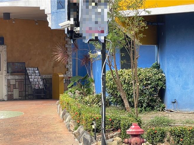 台中市北屯区某汽车旅馆14日传出31岁欧姓女子陈尸房内，检察官复讯后，谕令同行33岁张姓男子以1万元交保，并在下周解剖厘清欧女死因。（潘虹恩摄）