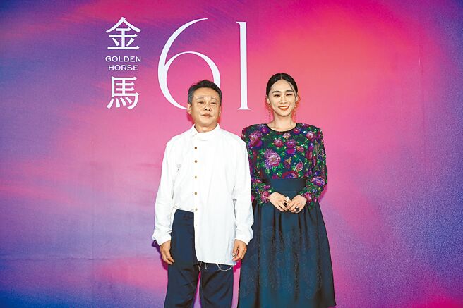 李康生（左）和吴可熙14日出席金马影展，为《蓝色太阳宫》造势。（罗永铭摄）