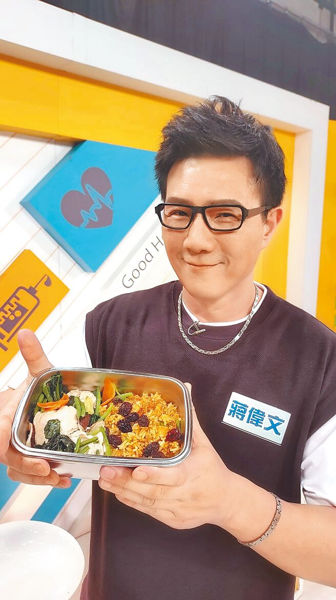 蔣偉文為了兒子研究無麩質料理。（艾迪昇傳播提供）