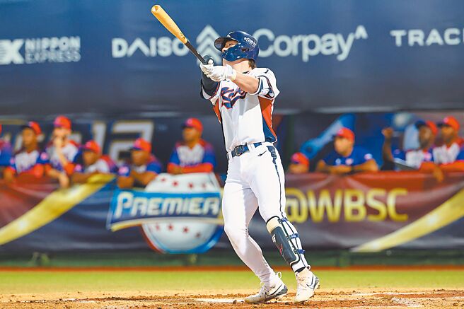 世界12强棒球赛，韩国强打金倒永2局下对古巴击出满贯全垒打。（中华棒协提供／李弘斌台北传真）