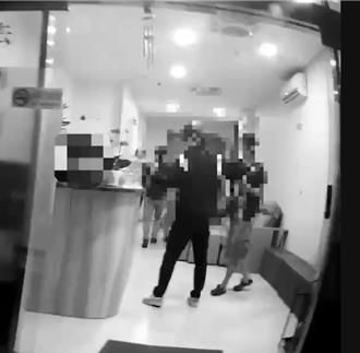 按摩店主打1500元做半套  北市警逮負責人、小姐及男客17人