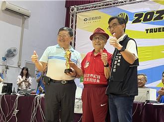 104歲羽球老將開球！晨禎盃羽球公開賽啟動