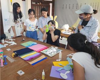 月津港燈節爆紅周邊！兔娃娃熱銷 廣徵二手衣及布料