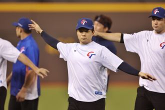 12強》井端弘和賽後特別點名 江坤宇：很開心