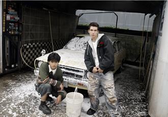 李浩玮升格「国际玮」赴日演出 合体派伟俊爆火花创千万点击