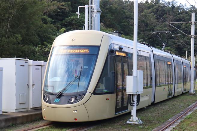 安坑轻轨获有交通界奥斯卡奖美名的「金路奖杰出工程类」殊荣。（新北市捷运局提供）