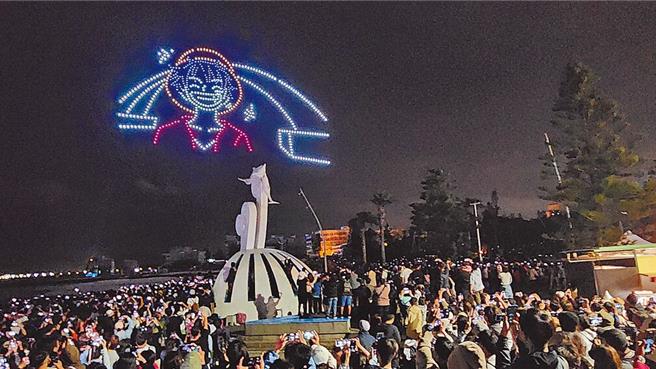 今年澎湖花火節搭配無人機展演相當吸睛。（本報資料照片）