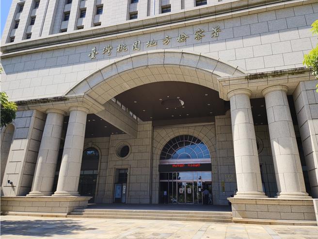 曾在2017、2018、2019年因酒驾被逮的37岁秦姓男子今年8月饮用1手啤酒后，在桃园龙潭无照驾驶撞死黄姓机车骑士，酒测值达0.46毫克。桃园地检署依公共危险罪嫌起诉，将由国民法官审理。（赖佑维摄）