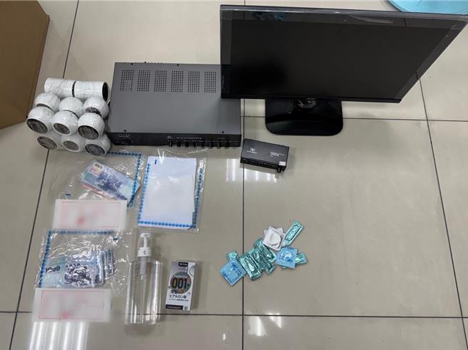 警方前往桂林路查緝色情養生館。（警方提供）