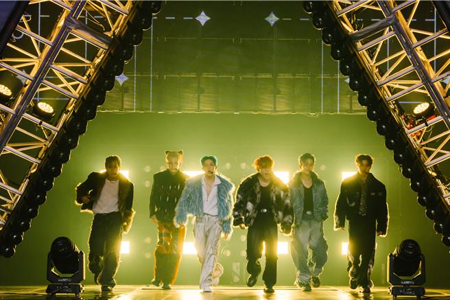 天狼星在总决赛中炸裂开场，获得导师们的满分好评。（踢帕娱乐提供）