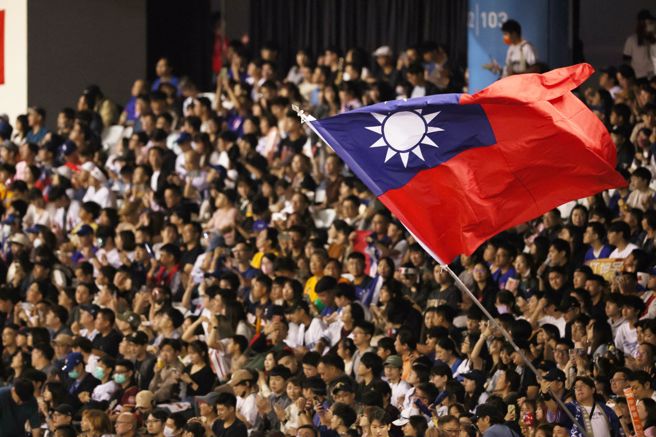 台北大巨蛋16日中日大戰湧入34882名觀眾。（杜宜諳攝）