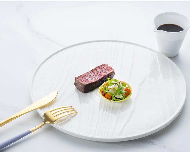 泰国曼谷「CLARA」餐厅今年荣获「全球50大最佳义大利餐厅」第24名，以及「最佳经理」殊荣，并入选《泰国米其林指南》。(台北远东香格里拉提供)