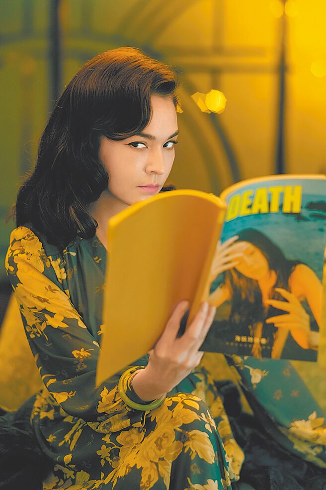 張榕容在《鬼才之道》中飾演刀子嘴豆腐心的過氣鬼后。（金馬提供）