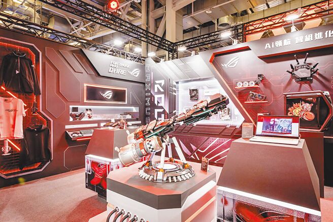 這台造型宛如太空船的電腦，是出自改裝神人「AKMod」之手的ROG SAGA改裝機。（華碩提供）