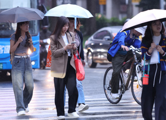 天兔死在台灣上空！東北季風接力 大雨連炸7天