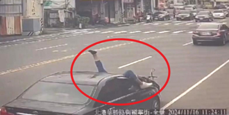 北港離奇車禍影片曝！「插入」碎裂擋風玻璃 女騎士伸腳掙扎