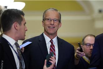 曾吁川普退选！图恩接棒麦康奈 当选参院多数党领袖