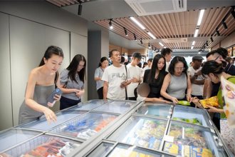 嘉義農特產強勢登陸新加坡 「極光哈密瓜」首賣即秒殺