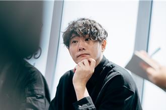 橫濱流星逃亡多年竟沒被認出！藤井道人：他有那麼帥嗎？