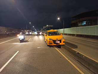 64歲運匠撞上陸橋分隔島 因沒吃晚餐低血糖釀禍
