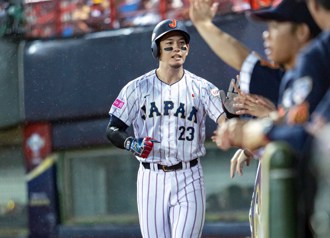 12強》栗原陵矢高飛犧牲打 日本7比6險勝古巴挺進複賽