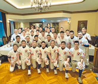 辜仲谅请吃牛排 慰劳中华队U15、U18