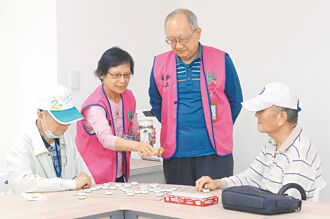 吴荣鸿王玉良：走过失智照顾岁月 想帮人一把