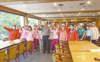 高雄 高球場無預警停業 自救會抗爭