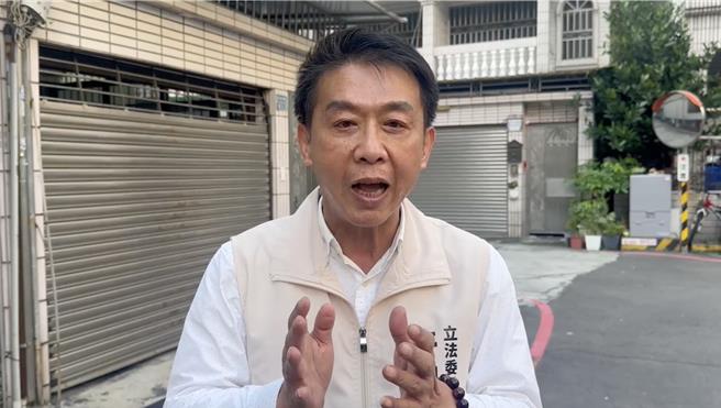 民進黨2026年高雄市長初選激烈，目前已有5人表態角逐，基進黨昨公布最新網路民調數據，冠軍由立委許智傑拿下。（許智傑辦公室提供）