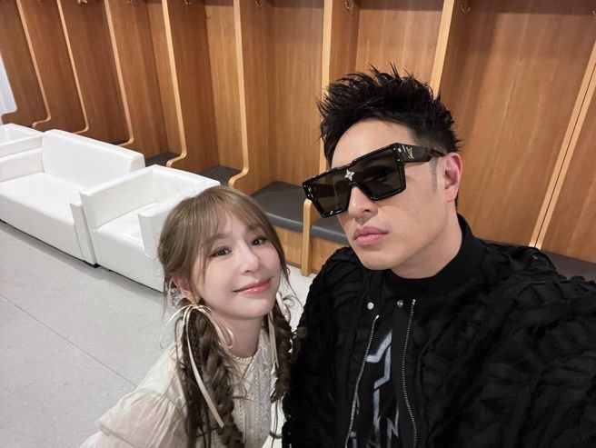 潘玮柏被王心凌笑「忘带下颚线」，PO照反驳。（图／翻摄自willpan23 IG）