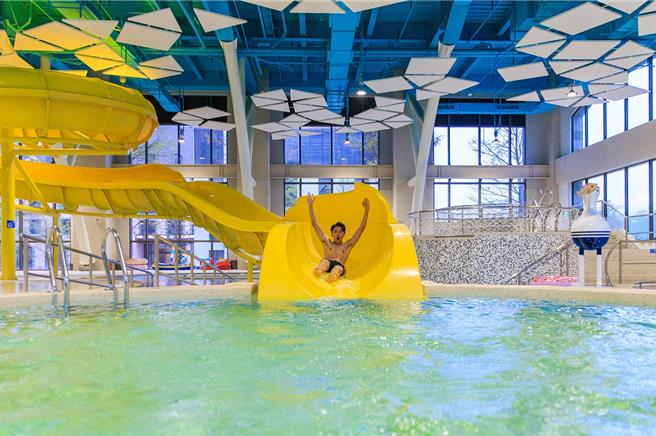 瑞穗天合國際觀光酒店的室內按摩水療區是冬季戲水好選擇。（天成飯店集團提供）