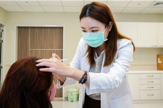 偏頭痛伴隨腸躁！壓力、睡眠不足成病因 醫推新藥助改善