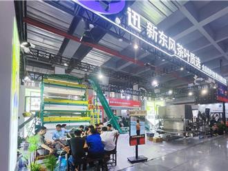 电脑嘛ㄟ选茶叶！ AI制茶机福建武夷山茶博会华丽登场