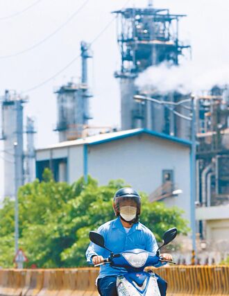 旺季進補 化工股營運大躍進