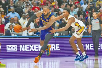 NBA》詹皇連兩記三分球 湖人射鵜鶘