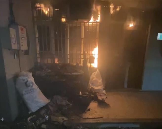 台南市盐水区后宅里一栋2层楼的民宅，今（18）日凌晨1点多发生火警。（读者提供／张毓翎台南传真）