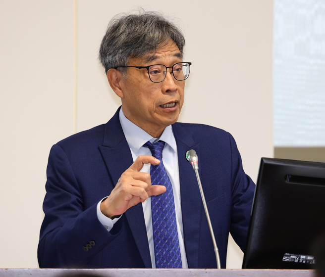 立法院經濟委員會18日審查114年度中央政府總預算案關於農業部及所屬單位預算部分，農業部長陳駿季（見圖）列席。（劉宗龍攝）