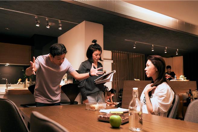 《影后》主演薛仕凌、编导严艺文、谢盈萱。（Netflix提供）