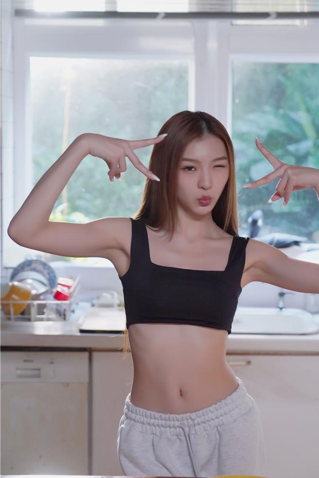 申力安的身材非常纤细。（星光瑞瑞提供）