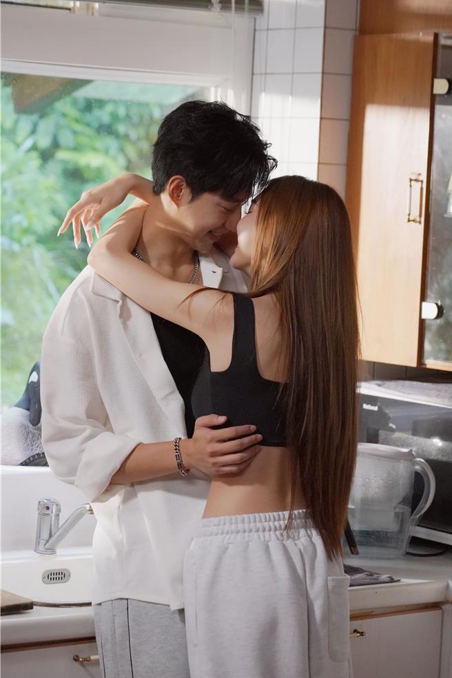 申力安跟江尚儒在MV中争执。（星光瑞瑞提供）