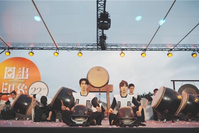 阿里山日出印象音乐会主打让民眾边欣赏音乐演出，边等待迎接新年第一道曙光。（嘉义县政府提供／吕妍庭嘉义传真）