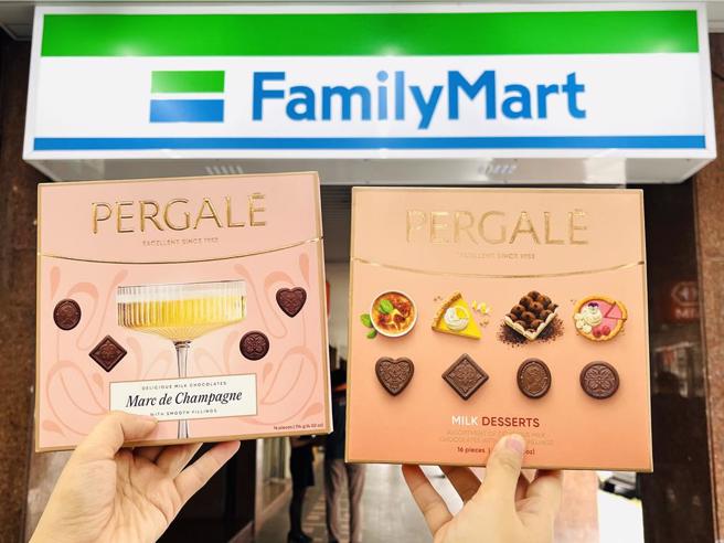 全家推立陶宛Pergale「香檳風味綜合含餡巧克力」、「甜點風格綜合含餡巧克力」，149元。（全家提供／朱世凱台北傳真）