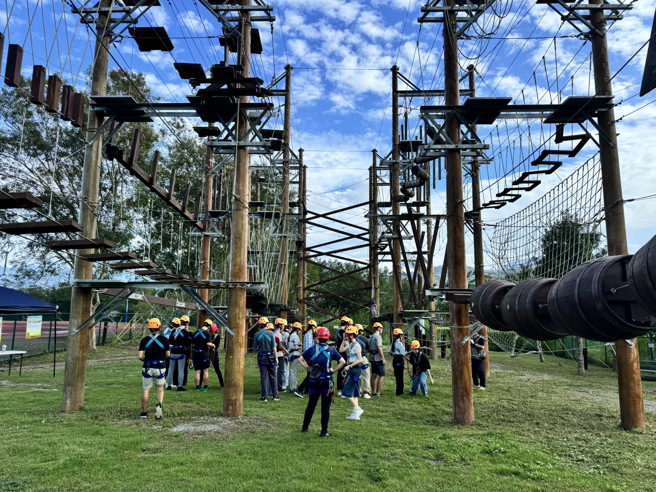 最具特色的戶外探索教育與水域運動課程，培育他們都能具有跨領域的協作能力。(照片/暨南大學提供)