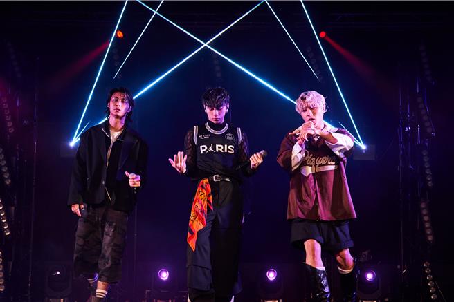 FEniX在演唱会上唱跳。（宽宏艺术X华纳音乐提供）