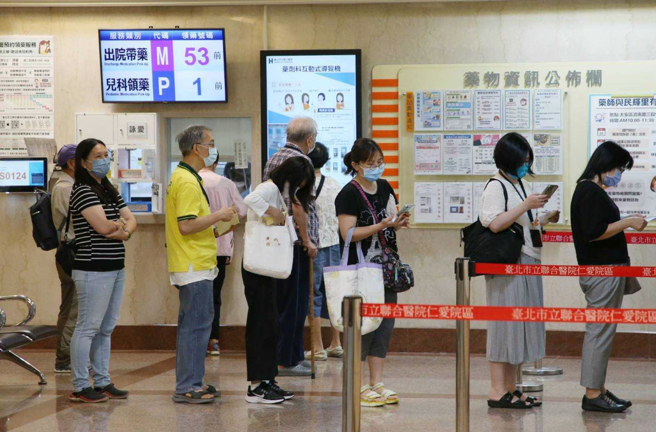 台中單周近萬人感冒！7人併發肺炎住院，連護理師也中招。（示意圖／資料照）